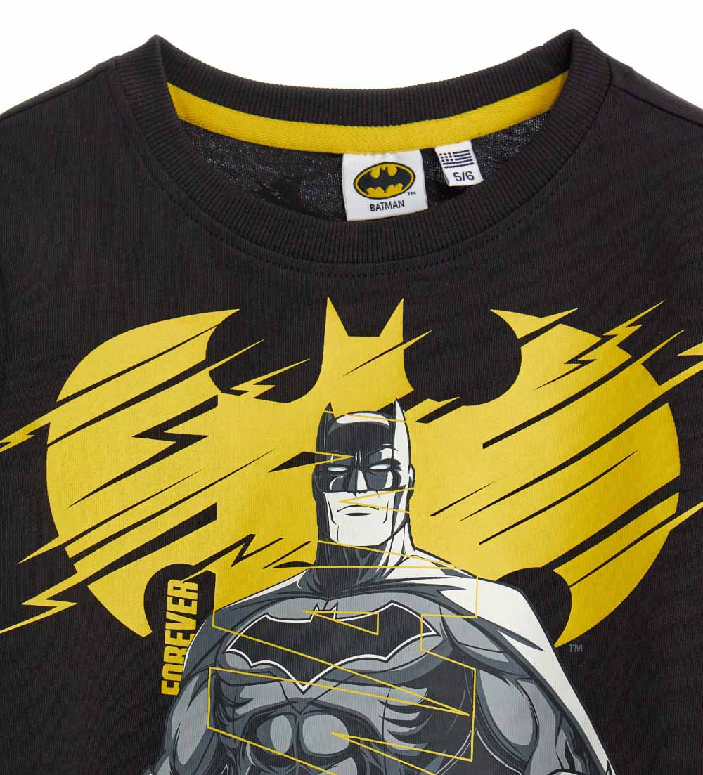 Boy's batman t-shirt-6