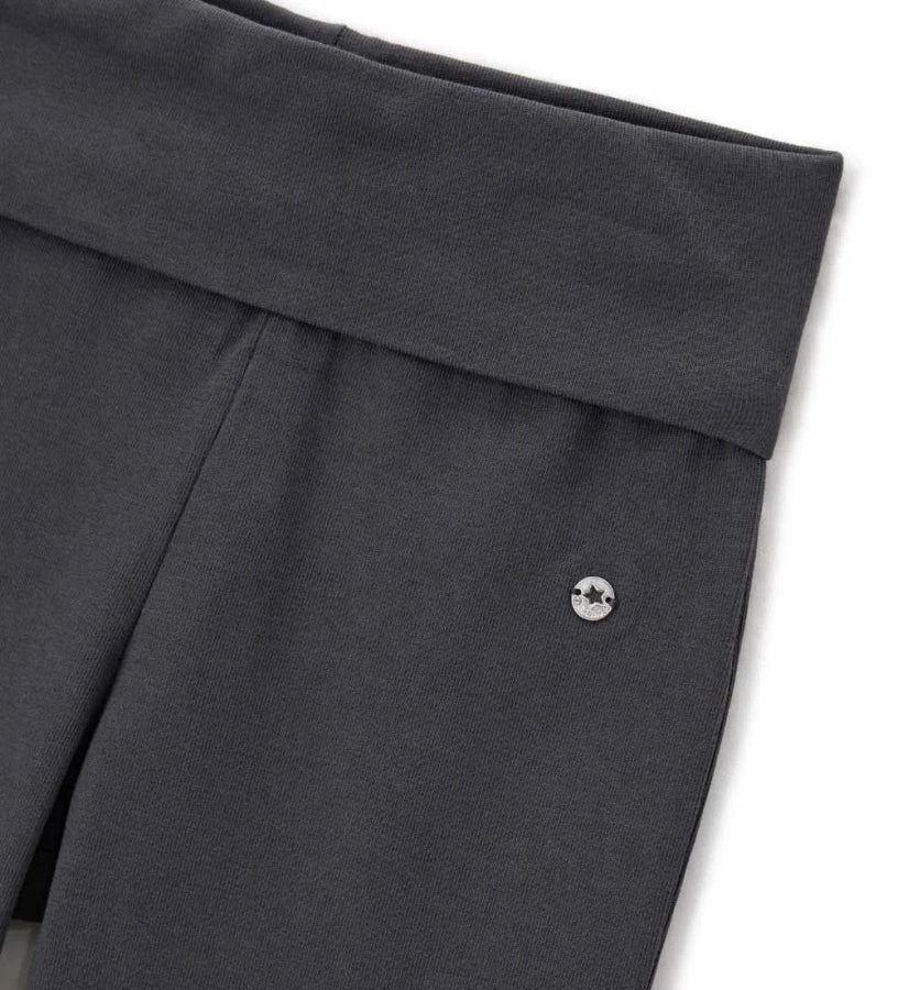 Girl's bell-bottom leggings