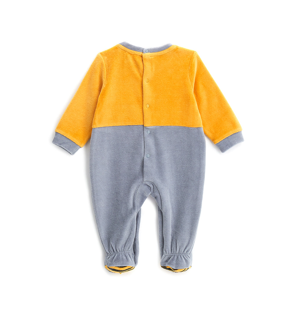 NEWBORN'S ONESIE-3