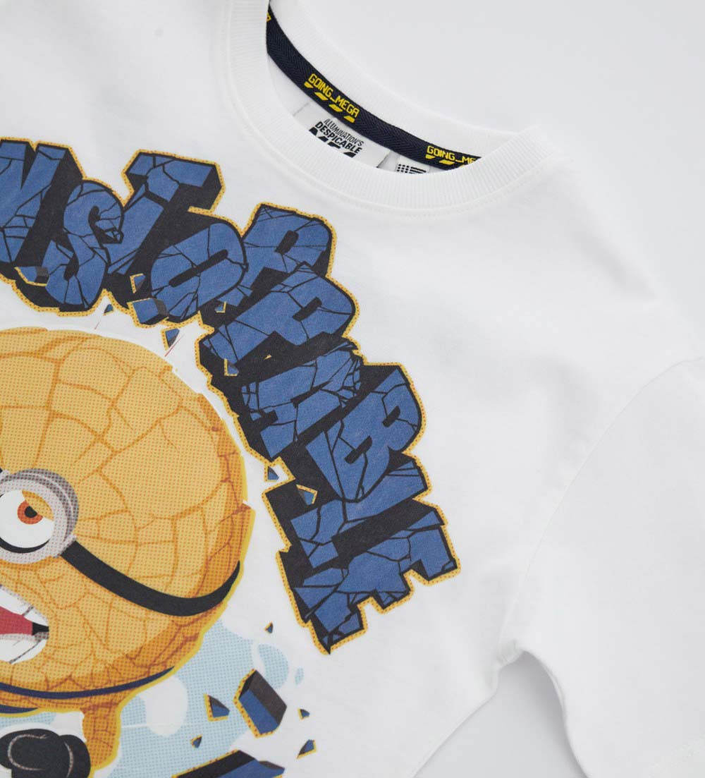 Boy's minions t-shirt