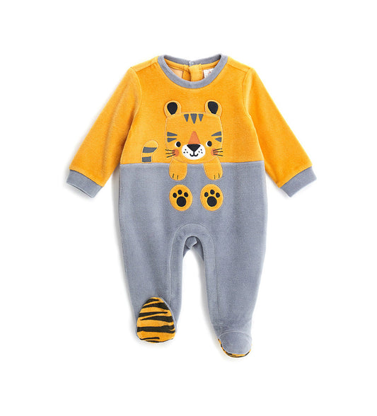 NEWBORN'S ONESIE-1